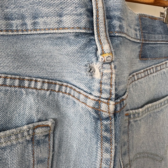 Vintage Levi’s 505 Light Wash Distressed Zip Fly Straight Leg Jeans Size 32 x 30 - Picture 7 of 12
